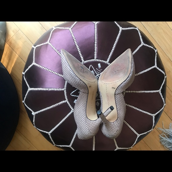 Vince Camuto taupe python shoes size 10 - Picture 3 of 3